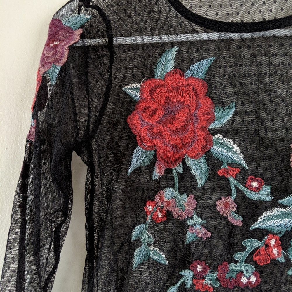 S Floral embroidered American Eagle Mesh Top